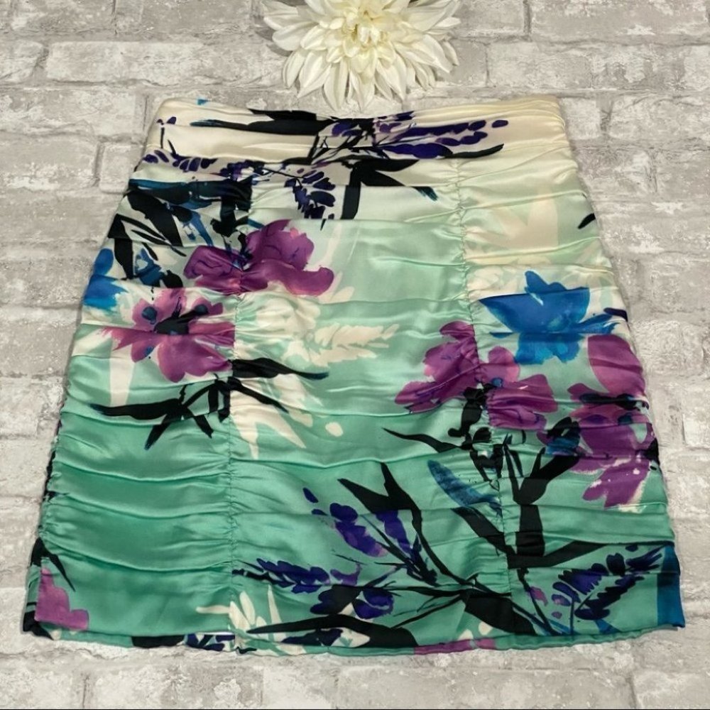NWT Le Chateau Multicolour Floral Mini Skirt - Picture 5 of 15